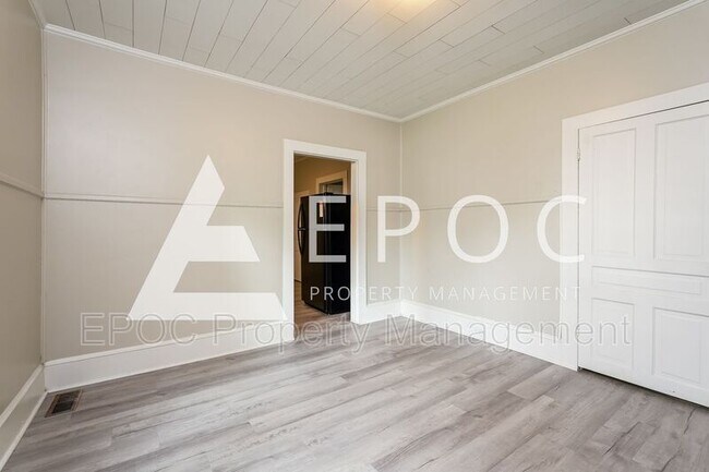 Building Photo - 1504 Cloverdale St