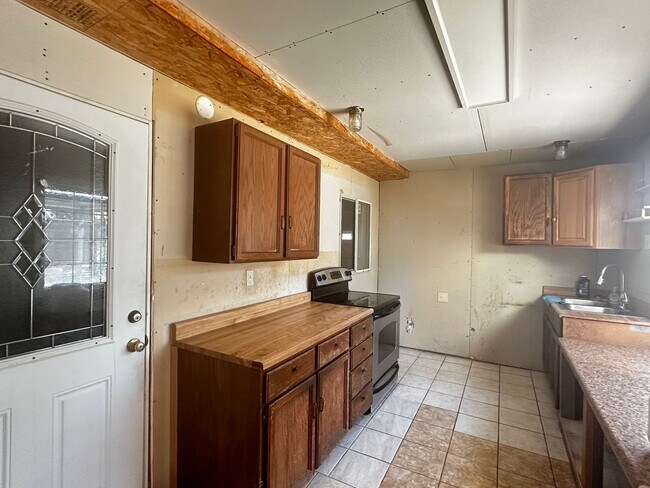 Building Photo - 5906 S Blue Iron Way
