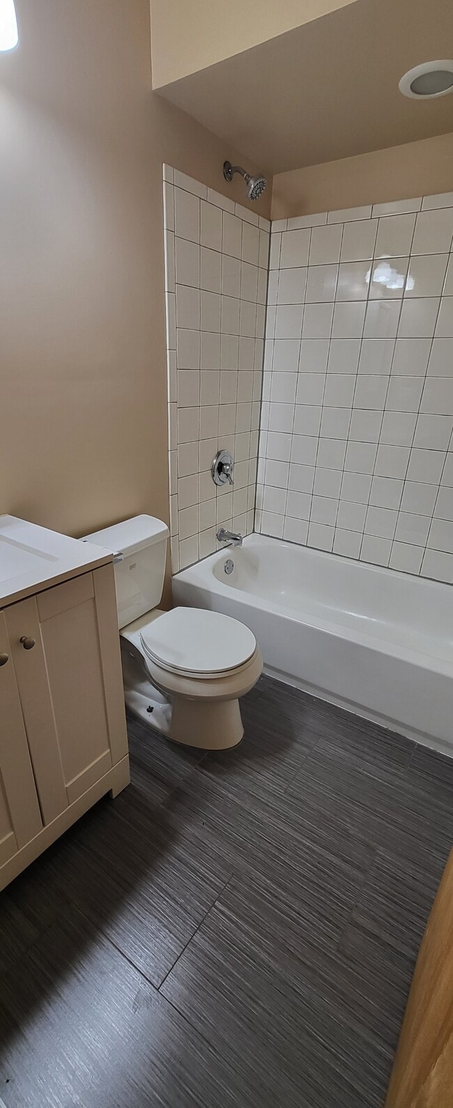 Building Photo - 5738 N 55th Pl