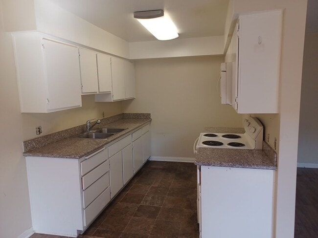 Building Photo - 1920 Peyton Ave