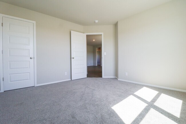 Building Photo - Stunning New Construction Home 4 Bed 2 Bath in Bixby!