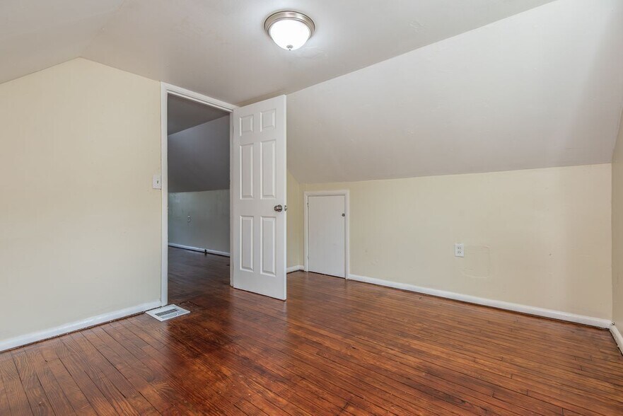 Building Photo - 6325 Jefferson Ave