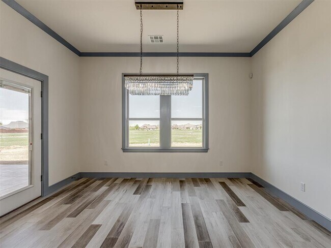 Building Photo - 9332 SW 33rd Pl