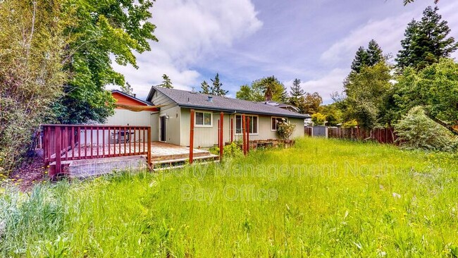 Building Photo - 3225 Meadow Glen Dr