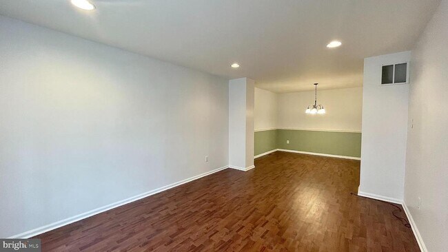 Building Photo - 5905 Baltimore Dr