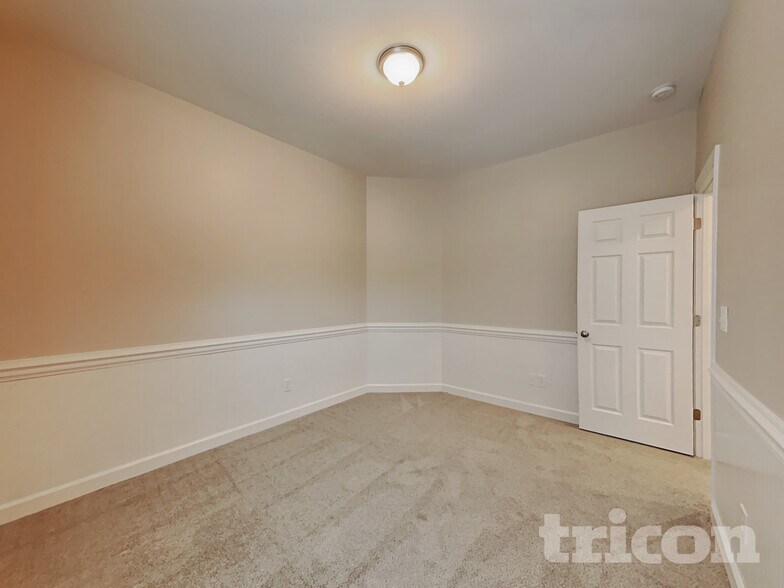 Building Photo - 15609 Carrington Ridge Dr
