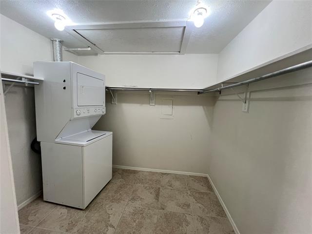 Building Photo - 10432 High Hollows Dr