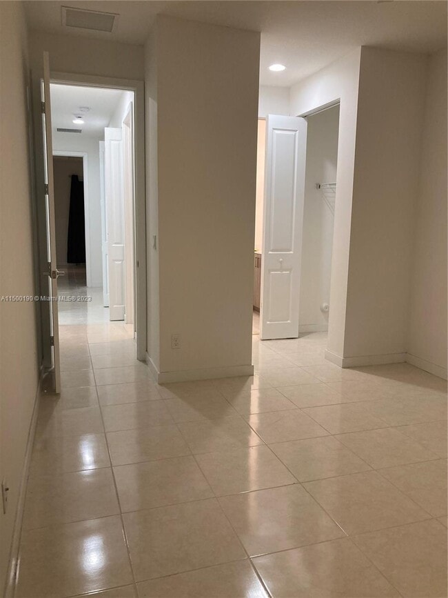 Building Photo - 1040 Pioneer Way