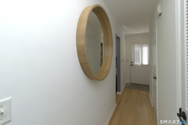 Building Photo - 141 Grove St