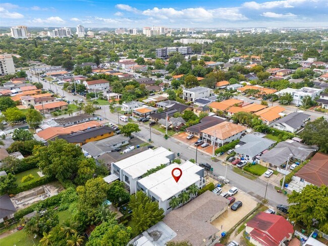 Building Photo - 3048 SW 18th St