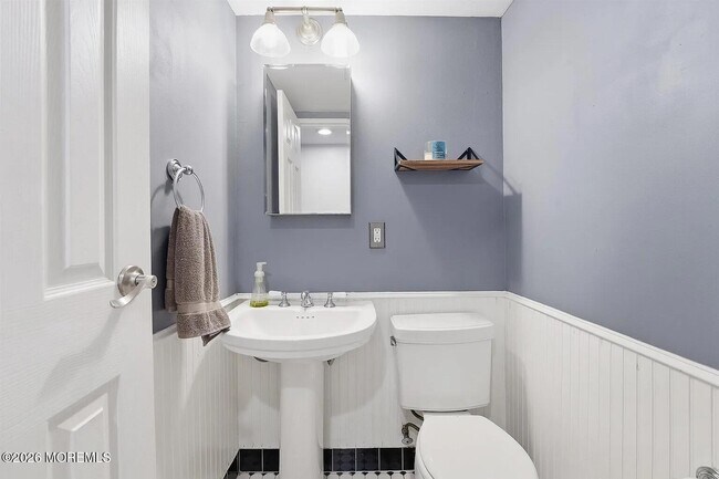 Building Photo - 79 Garden St