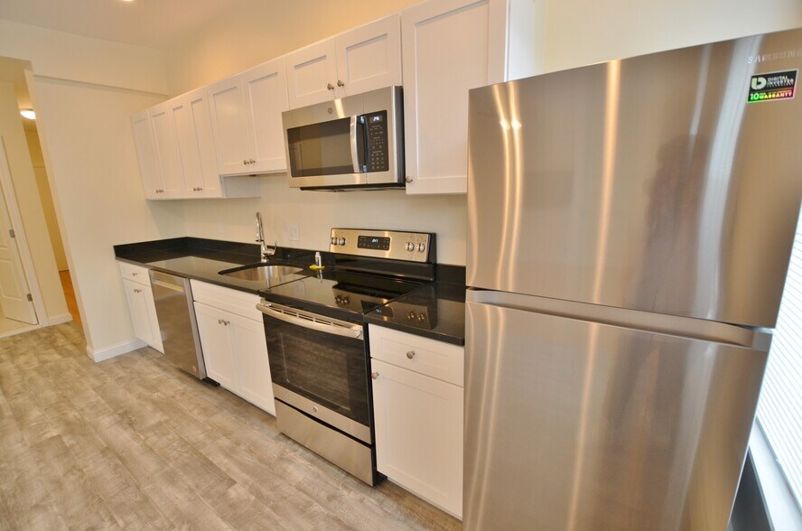 Building Photo - 33 Brookline St