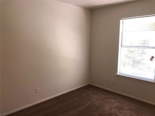 Building Photo - 555 N Betty Jo Dr