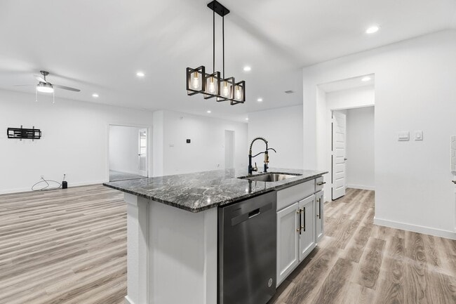 Building Photo - 31514 Avebury Lake Ln