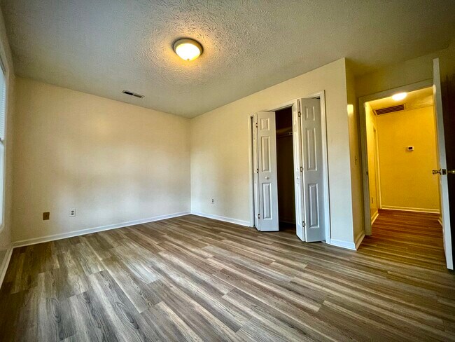 Building Photo - 1002 Gordon Woods Rd
