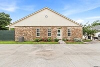 Building Photo - 305 St Thomas Ln