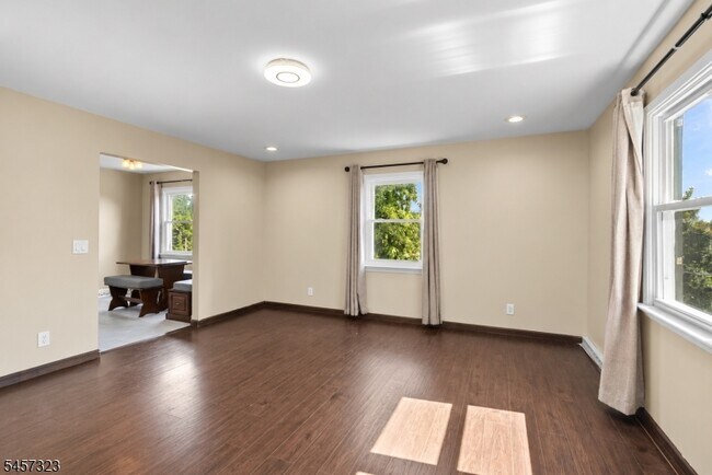 Building Photo - 58 Jardine Rd