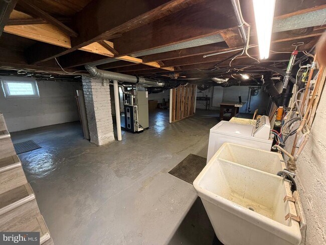Building Photo - 106 Linderman Ave