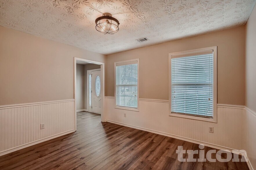 Building Photo - 80 Maple Trace