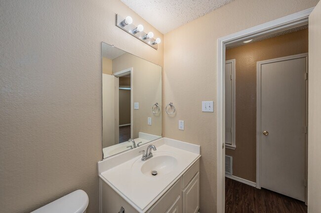 Building Photo - Spacious single story in Parks of Deer Creek