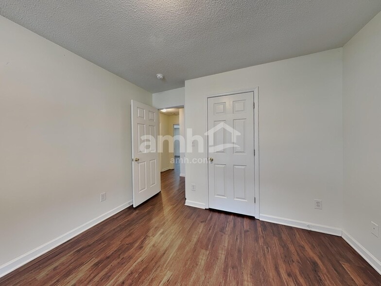 Building Photo - 115 Haven Grove Trl