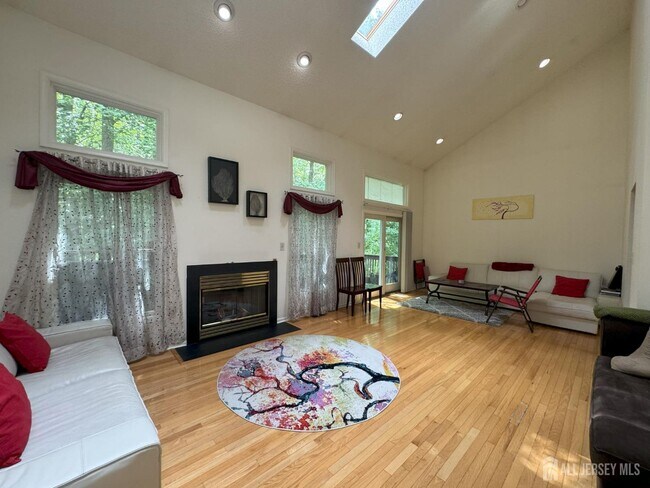 Building Photo - 36 Lavender Dr