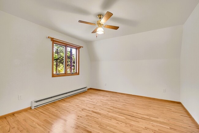 Building Photo - 28195 Cragmont Dr