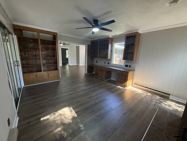 Building Photo - 207 Belvedere Dr