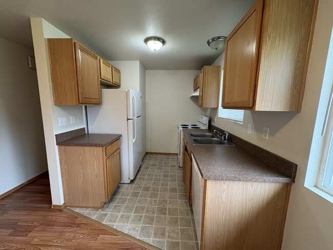 Building Photo - 2633 Wilderness Dr SE