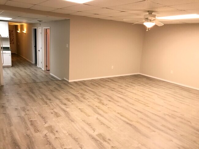 Extra Large Living Room - 351 Chicago Rd