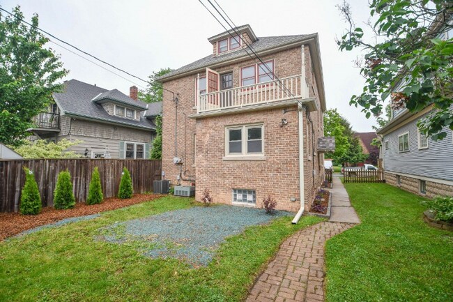 Building Photo - 3151 S Quincy Ave