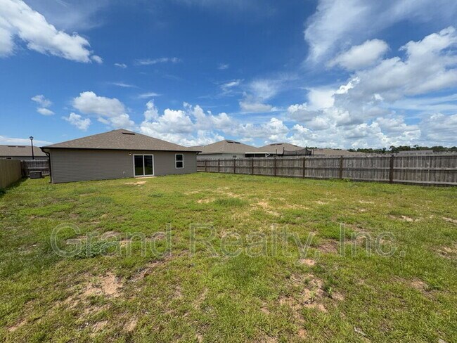 Building Photo - 4316 Jitterbug St