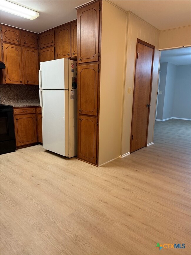 Building Photo - 482 Kerlick Ln