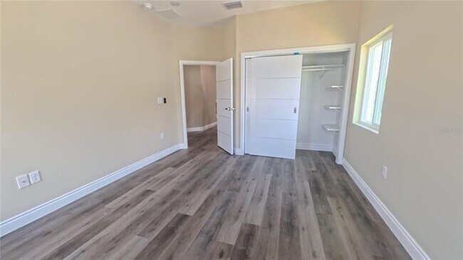 Building Photo - 1835 Brentwood Ct