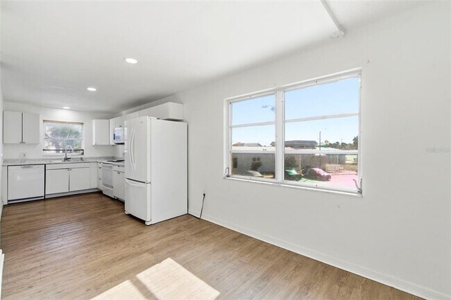 Building Photo - 8950 Park Blvd