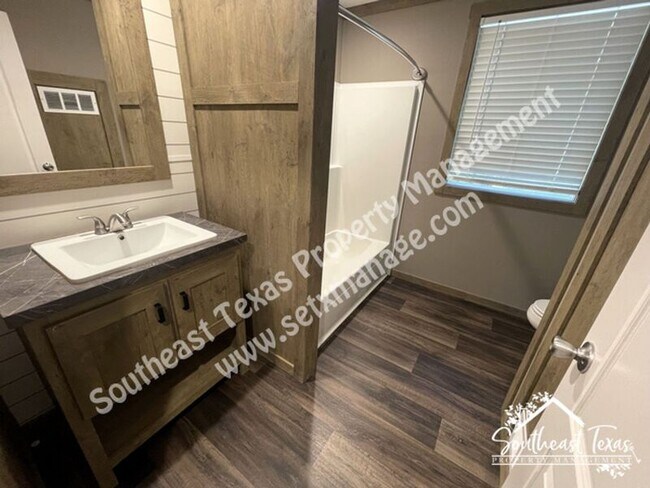 Building Photo - 4740 Ariola Ln