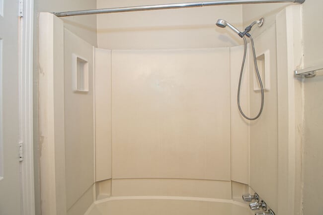 Building Photo - 812 Golf View Pl