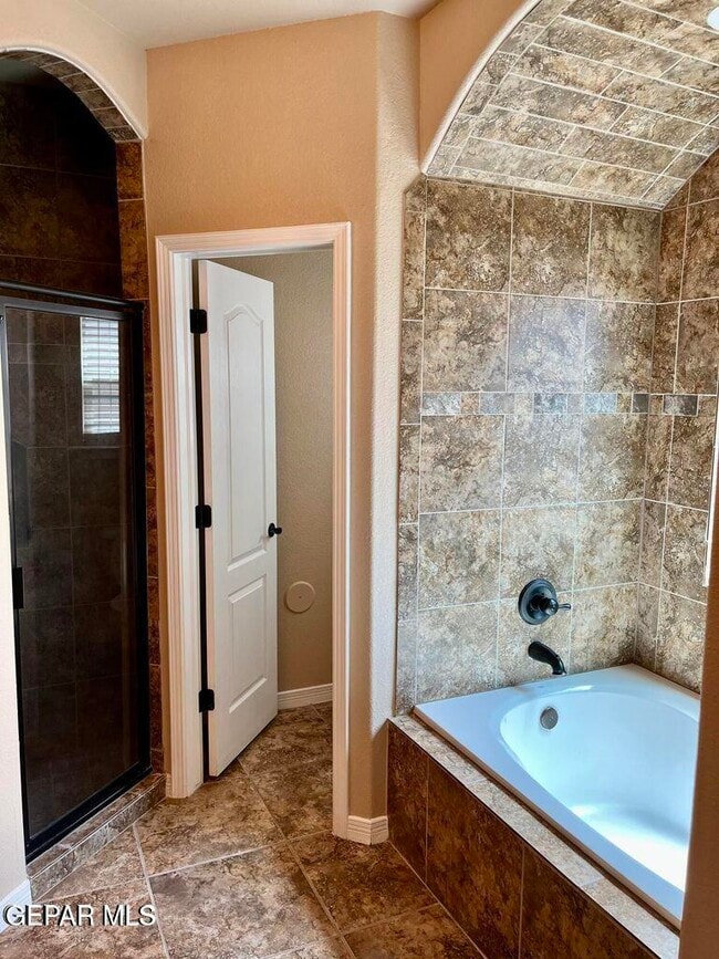 Building Photo - 2213 Wild Point Pl