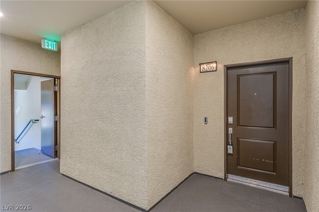 Building Photo - 2555 Hampton Rd