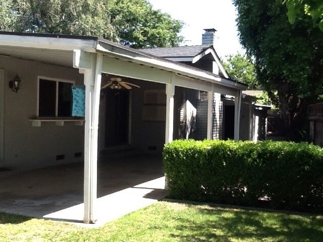 Building Photo - 400 Basswood Ln