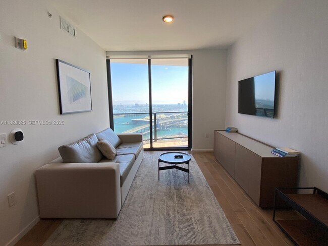 Building Photo - 398 NE 5th St