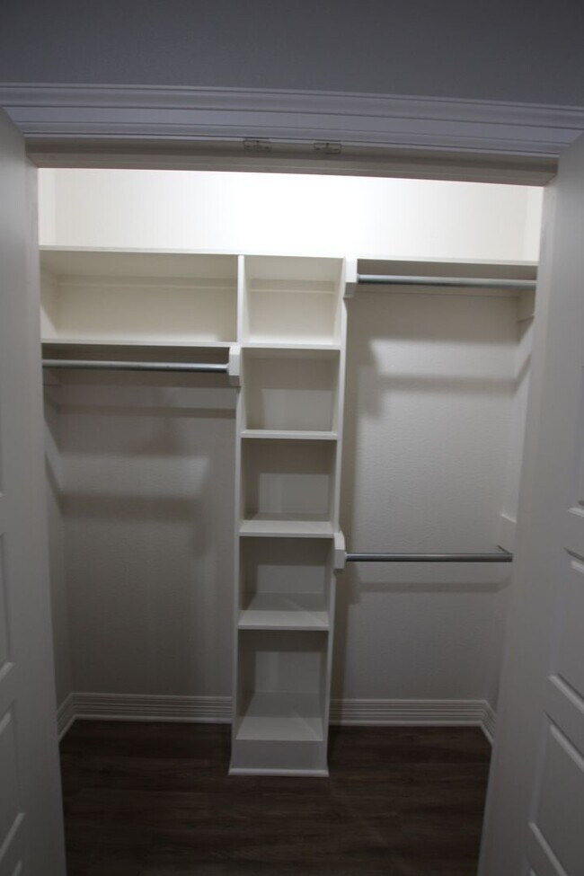 Building Photo - Stunning 3 bedroom 2 bath rental in Whiteh...