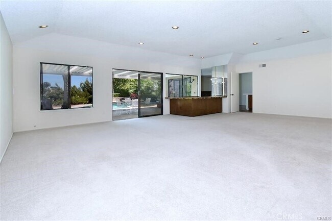 Building Photo - 4061 Falling Leaf Dr