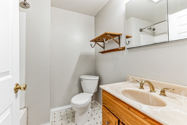 Building Photo - 123 Main St