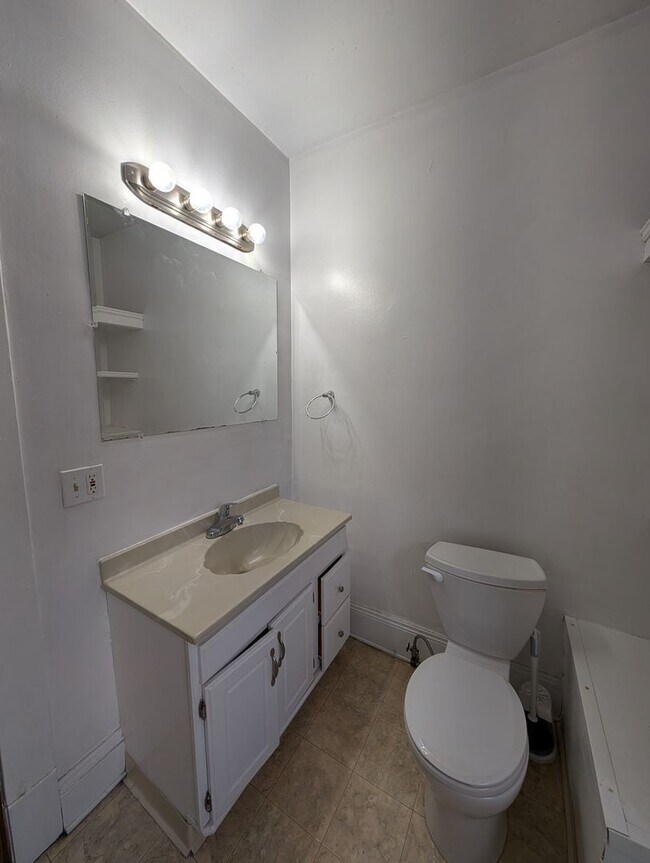 Building Photo - 5807-5807 Franklin Blvd