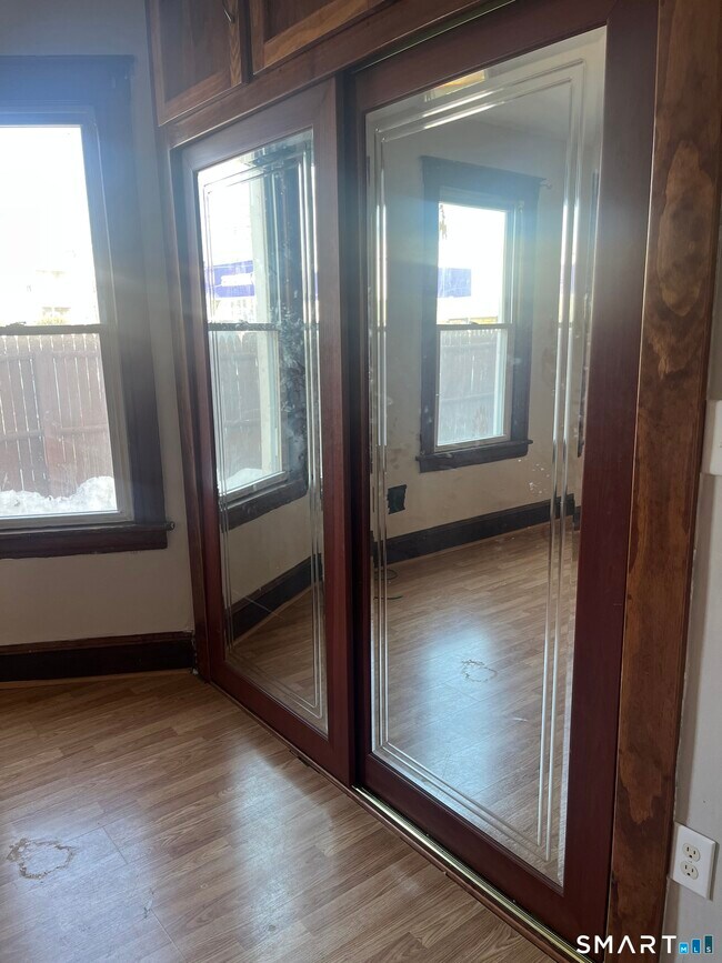 Building Photo - 68 Trinity St