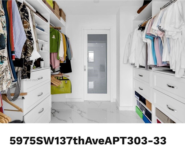 Building Photo - 5975 SW 137th Ave
