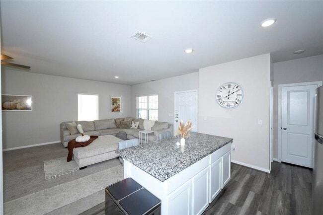 Building Photo - 206 Bent Creek Dr