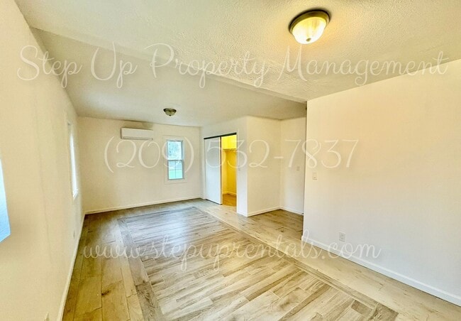 Building Photo - 11240 CA-49