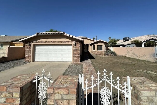 Primary Photo - 816 E Ardmore Rd